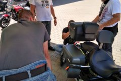 Harley a zamok na kufor